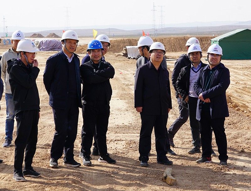華光榮董事長、張興寧總經理一行調研銀昆高速公路項目建設進展情況