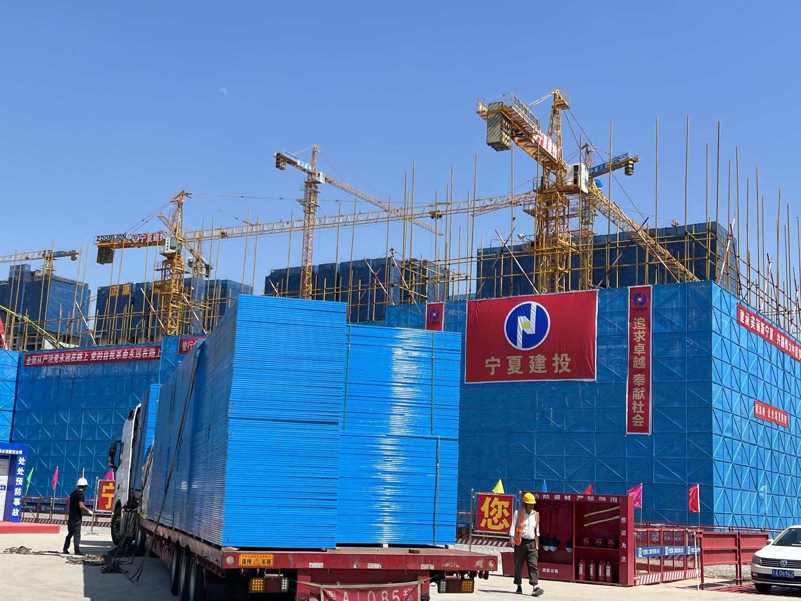 寧夏建投強(qiáng)化質(zhì)量監(jiān)管，推進(jìn)老舊小區(qū)改造——以“新”換“心” 托穩(wěn)居民安居夢(mèng)