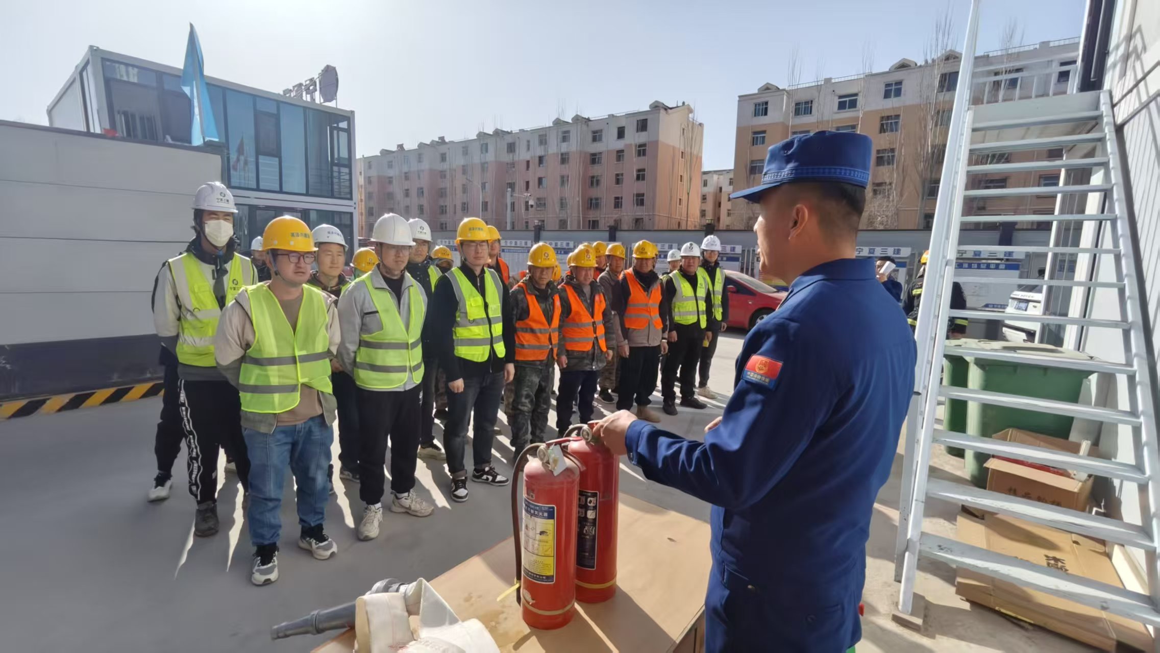 消防演練強(qiáng)技能，安全檢查筑防線——寧夏第三建筑有限公司扎實(shí)做好項(xiàng)目建設(shè)安全生產(chǎn)工作